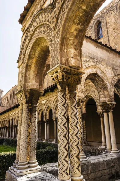 Cloister of the Monreale Abbey, Palermo — Stock Photo, Image