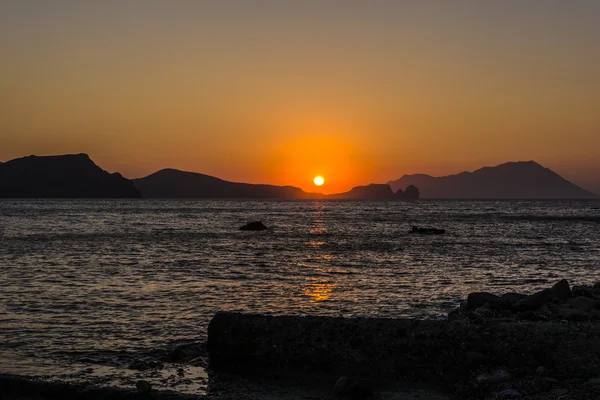 Vacker solnedgång på ön Milos. — Stockfoto