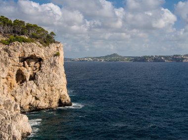 Cliff Majorca içinde
