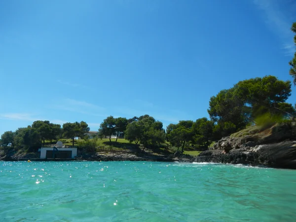 Cala Mitjana em Maiorca — Fotografia de Stock