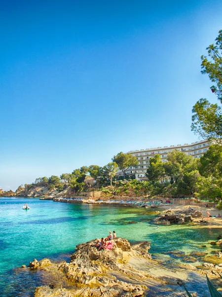 Calvia cala fornells turkoois mediterrane in Mallorca — Stockfoto