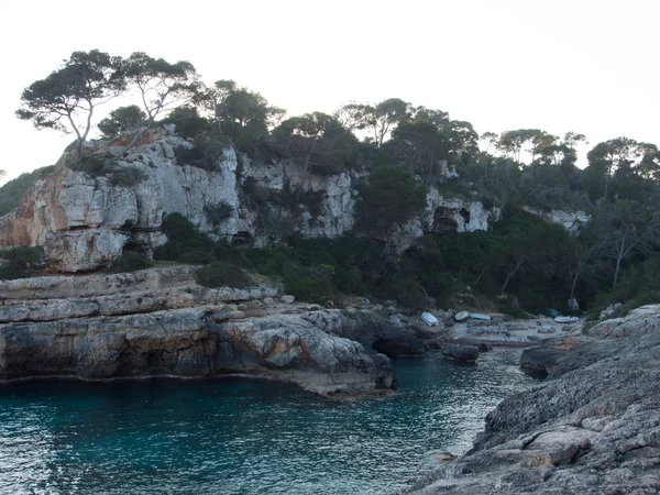 Zonsondergang op het strand in Mallorca — Stockfoto