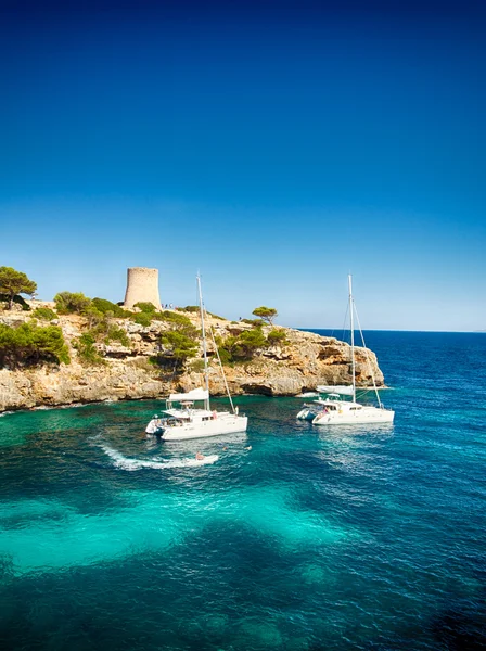 Boats and blue sea in Majorca — Stock Photo, Image