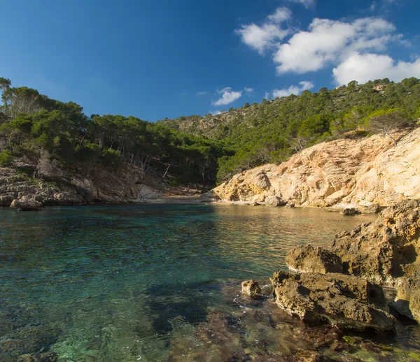 Piccola spiaggia a Maiorca — Foto Stock