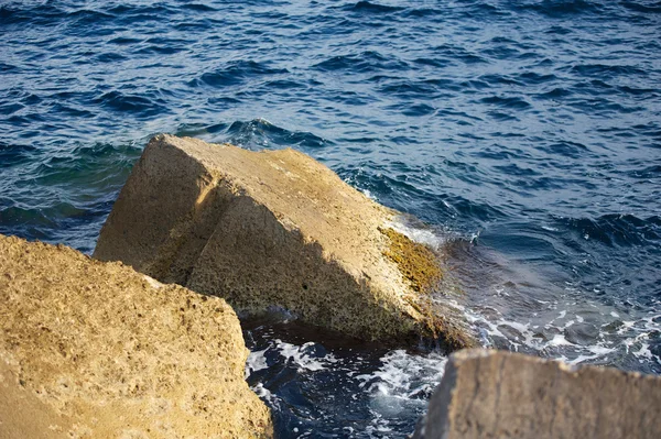 Скелястий берег на Майорці — стокове фото