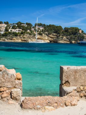 Tekneler ve plaj Mallorca - Balear Adaları