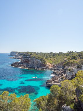 Mallorca kıyı şeridi mavi su
