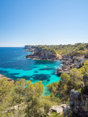 Mallorca kıyı şeridi mavi su