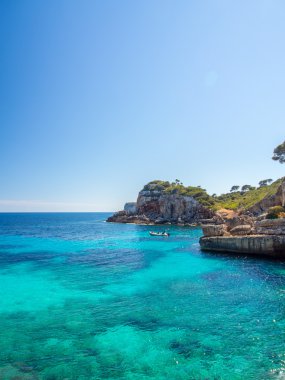 Mallorca kıyı şeridi mavi su