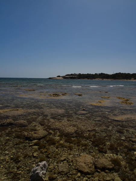 Βραχώδη ακτή στην Μαγιόρκα - Βαλεαρίδες Νήσοι, Ισπανία — Φωτογραφία Αρχείου