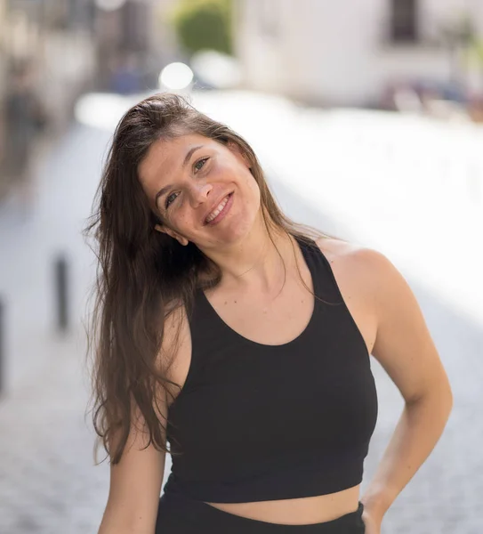 Livre Retrato Jovem Bela Mulher Caucasiana Com Rosto Feliz Sorriso — Fotografia de Stock