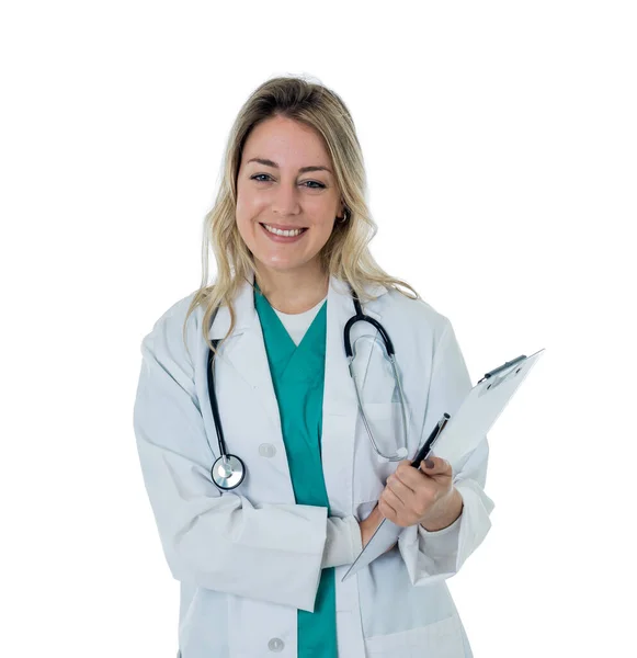 Médica Feliz Com Prancheta Estetoscópio Uniforme Hospital Jaleco Retrato Isolado — Fotografia de Stock