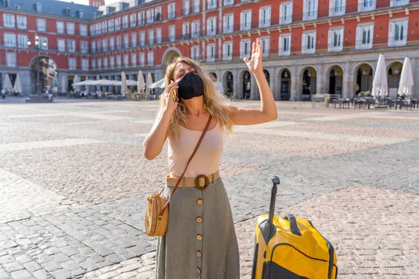 Boldogtalan Turista Nem Tud Külföldre Utazni Poszt Covid Utazási Korlátozások — Stock Fotó