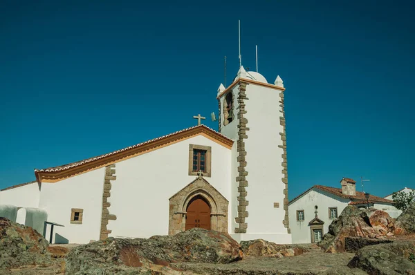 Whitewashed Wall Old Church Steeple Rocks Front Sunny Day Marvao — ストック写真