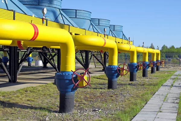 Powerful locks on the gas pipeline — Stock Photo, Image