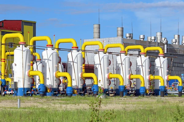 Equipamento para produção e transporte de gás natural — Fotografia de Stock