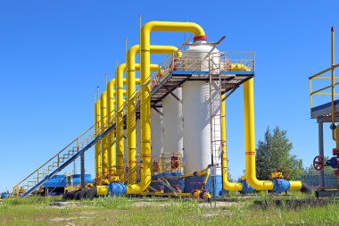 Gaz boru hattı tasarımlar güneşli bir günde