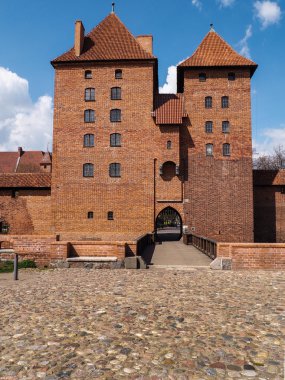 Töton Şövalyeleri kale ağ geçidine