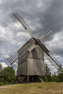 eski bir ahşap fırıldak