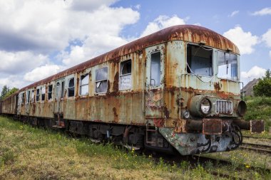 Eski bir tren yan hatta trende