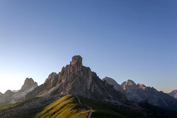 La cumbre del Monte Nuvolau al atardecer —  Fotos de Stock