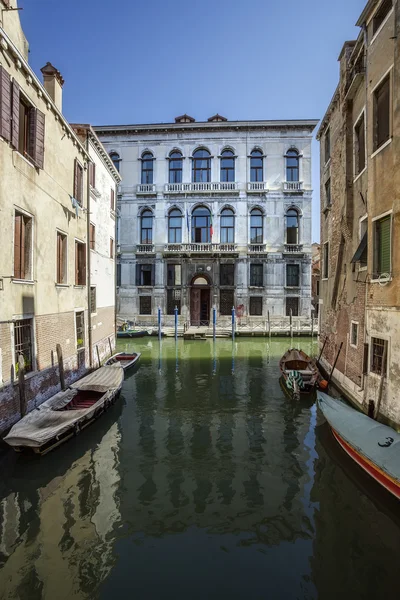 Palazzo sull'acqua - Venezia, Italia — Foto Stock