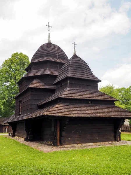 Historický dřevěný pravoslavný kostel — Stock fotografie