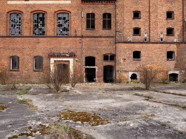 Destroyed, the historic factory hall — Stock Photo, Image