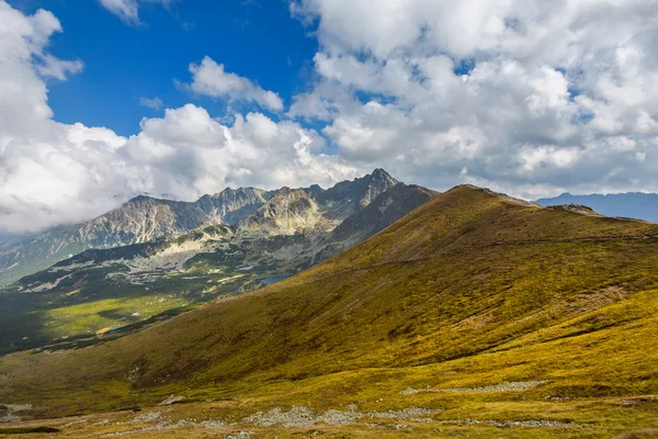 Гірський пейзаж - зміна погоди — стокове фото