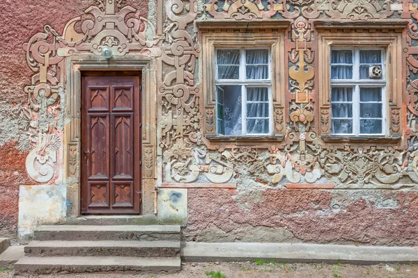 Utsmyckade vägg av gården i slottet Grodno - Polen — Stockfoto