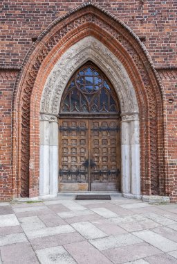 Ortaçağ archcathedral kapıya dekore edilmiş
