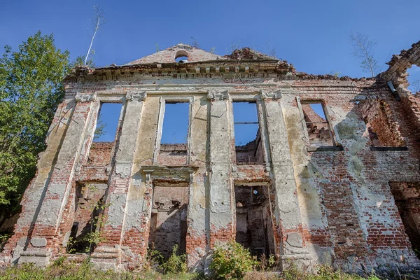 Le rovine della vecchia casa padronale — Foto Stock