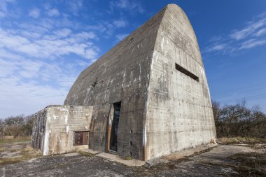 eski, unutulmuş bunker WWII dan