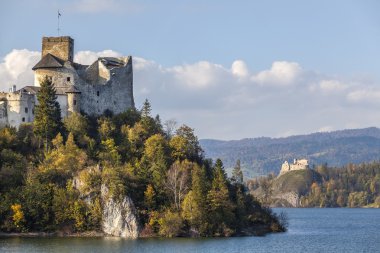 czorsztyn gölde Niedzica castle