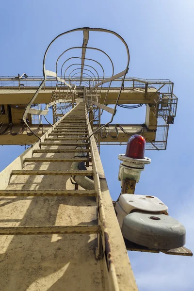 Old gantry crane in the yard — Stock Fotó