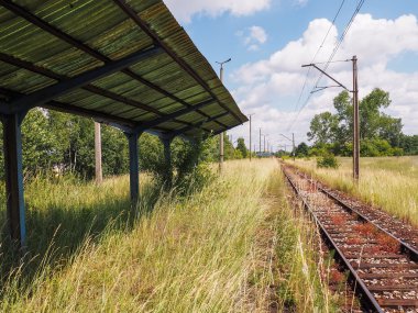 Unutulmuş ve kullanılmayan tren istasyonu