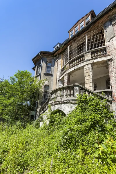 The ruins of the old manor house — Stock Photo, Image