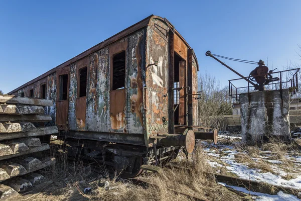 Ancien wagon sur une voie d'évitement ferroviaire — Photo