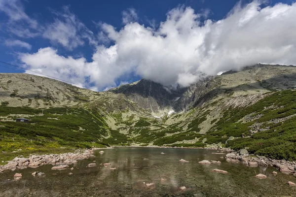 Danau gunung asal glasial — Stok Foto