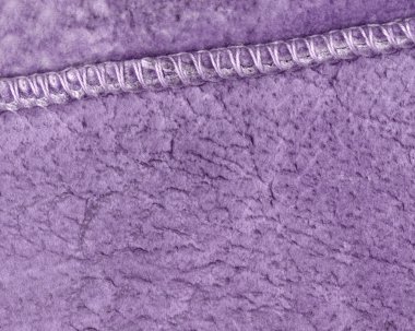 Menekşe koyun derisi yanlış tarafında parçası boyalı