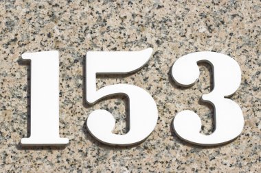 bir yüz ve elli üç ev