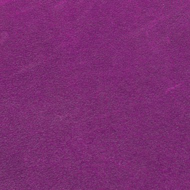 Mor giyimli deri doku