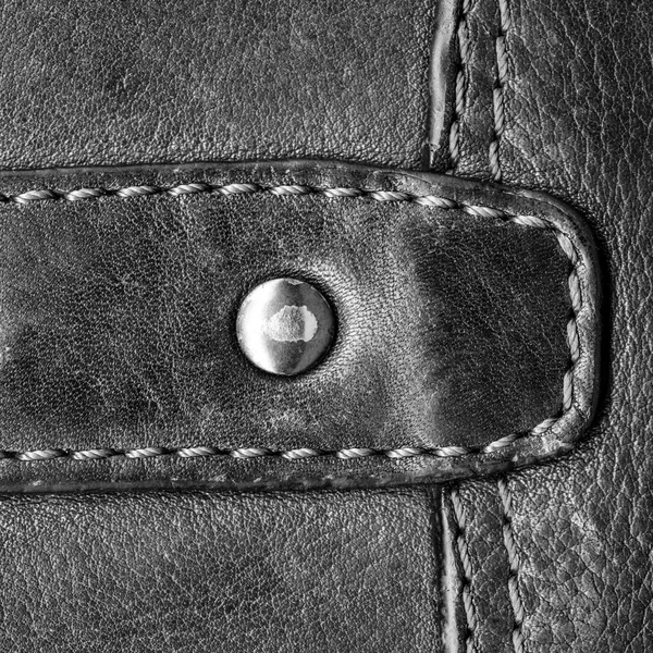 黒のハンドバッグのクローズ アップのフラグメント — ストック写真