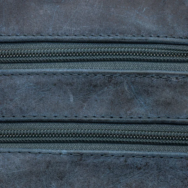 Brązowy skórzany tło zdobione z dwoma zamkami — Zdjęcie stockowe
