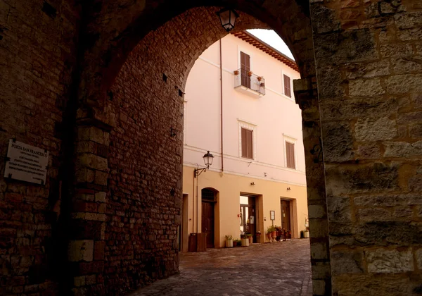 Archway em Urbino - Itália — Fotografia de Stock