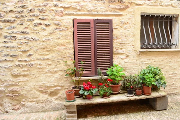 İtalyanca pencere kapalı — Stok fotoğraf