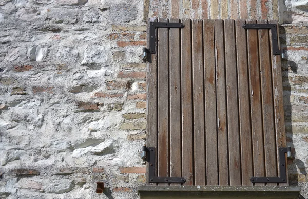 Zamknięte okno drewniane — Zdjęcie stockowe