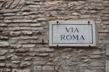 Yol işaret - Via Roma