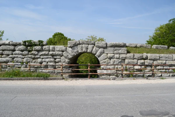 Старовинні римські мости — стокове фото