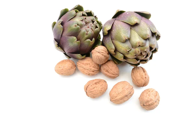 Artichokes with walnuts — Stock Photo, Image